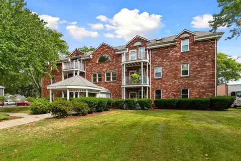 19 Paris St #203, Medford, MA 02155