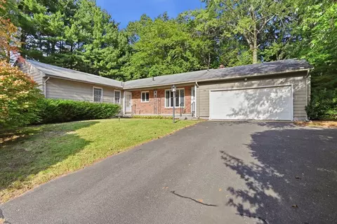 185 Redfern Dr, Longmeadow, MA 01106
