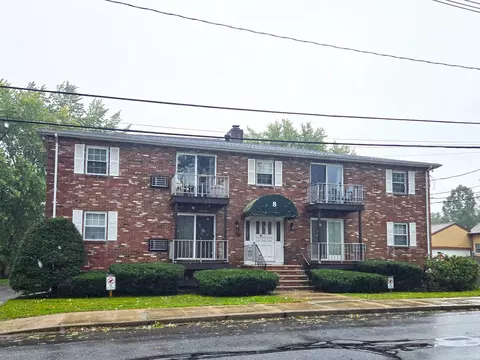6 Broadway Ave # -8, Ipswich, MA 01938