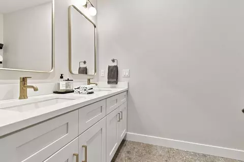 Bath - 531 Main St #2002, Reading, MA 01867 photo 6 of 6