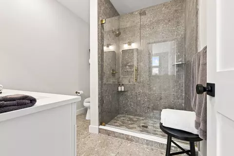 Bath - 531 Main St #2002, Reading, MA 01867 photo 4 of 6