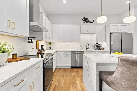 Kitchen - 531 Main St #2002, Reading, MA 01867 photo 2 of 3