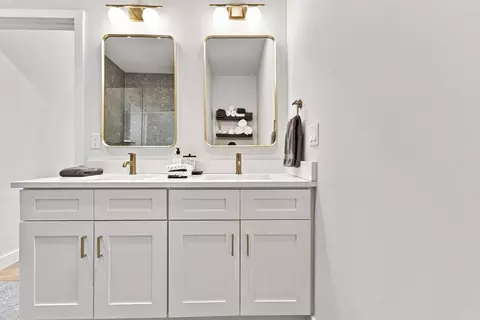 Bath - 531 Main St #2002, Reading, MA 01867 photo 3 of 6