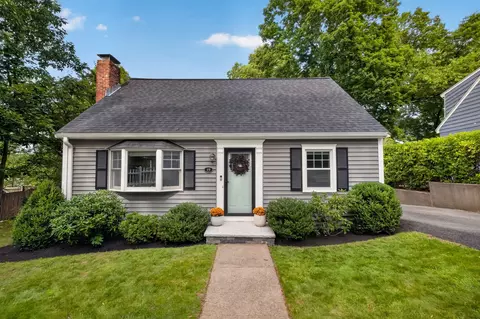 19 Bellaire Rd, West Roxbury, MA 02132