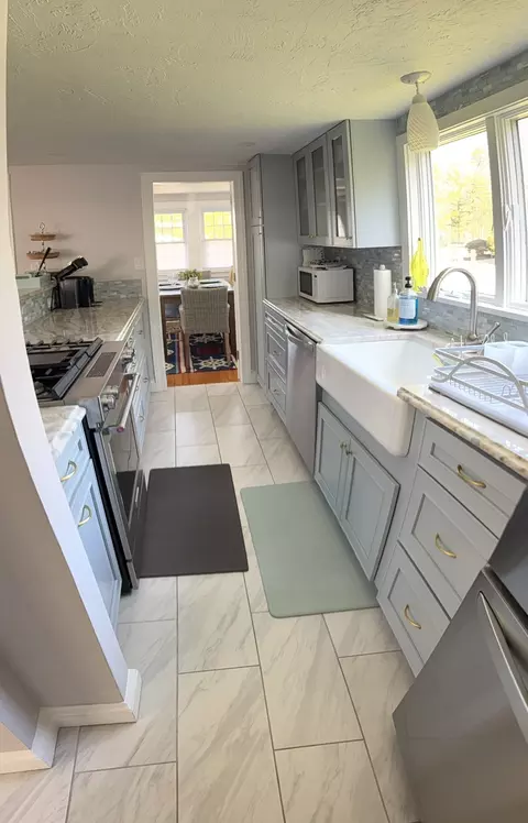 Kitchen - 5 Bayview Rd, Mashpee, MA 02649 photo 2 of 4