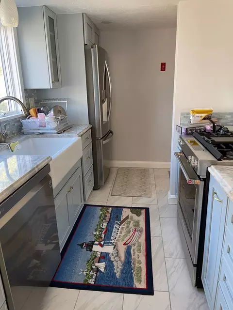 Kitchen - 5 Bayview Rd, Mashpee, MA 02649 photo 4 of 4