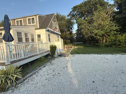 Exterior - 5 Bayview Rd, Mashpee, MA 02649 photo 7 of 8