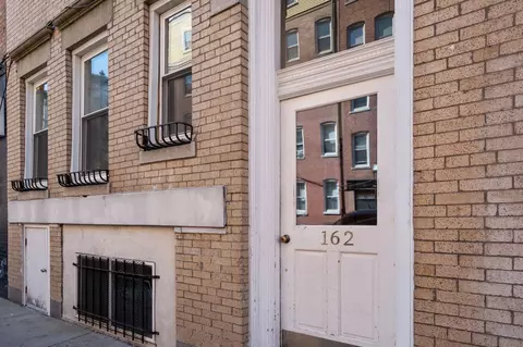 162 Endicott St #1, Boston, MA 02113