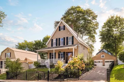 4 Dedham St, Hyde Park, MA 02136