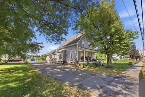30 Sugarloaf St, Deerfield, MA 01373