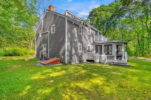 Exterior - 198 Uxbridge Rd, Sutton, MA 01590 photo 4 of 5