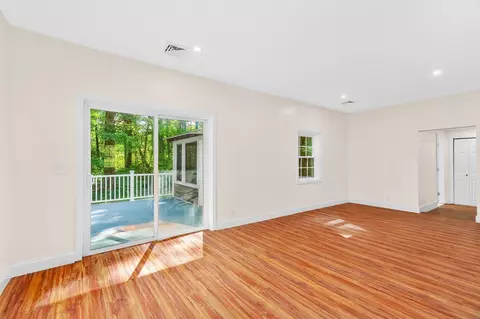 Living - 198 Uxbridge Rd, Sutton, MA 01590 photo 3 of 5