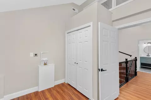Entry Way - 198 Uxbridge Rd, Sutton, MA 01590 photo 3 of 4