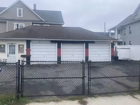57 Home St, Springfield, MA 01104 photo 3