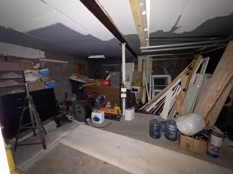 57 Home St, Springfield, MA 01104 photo 6