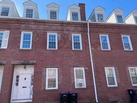 13 Center St, Holyoke, MA 01040