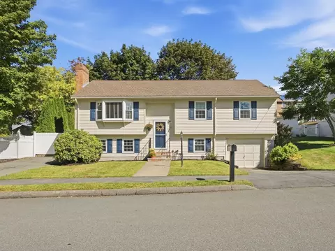 136 Maplewood Rd, Lynn, MA 01904