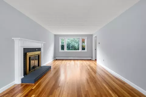 Living - 23 Christopher Dr, Milton, MA 02186 photo 5 of 6