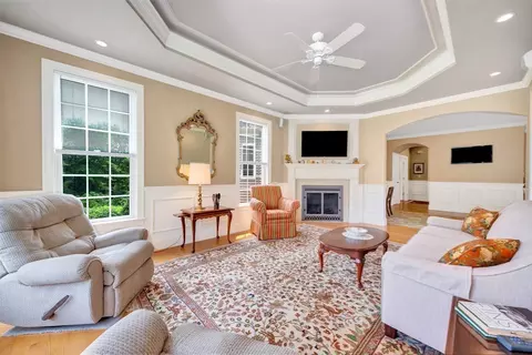 Living - 11 Miscoe Rd, Mendon, MA 01756 photo 3 of 3