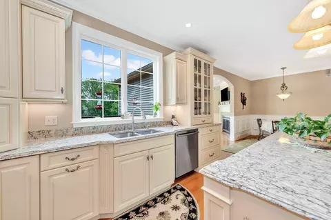Kitchen - 11 Miscoe Rd, Mendon, MA 01756 photo 5 of 6