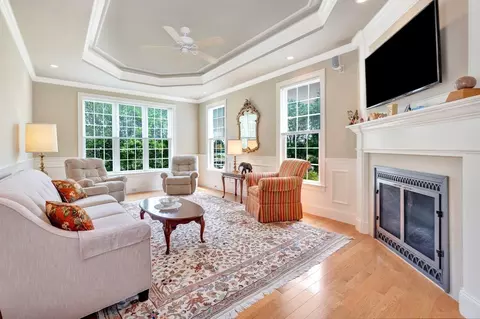 Living - 11 Miscoe Rd, Mendon, MA 01756 photo 1 of 3