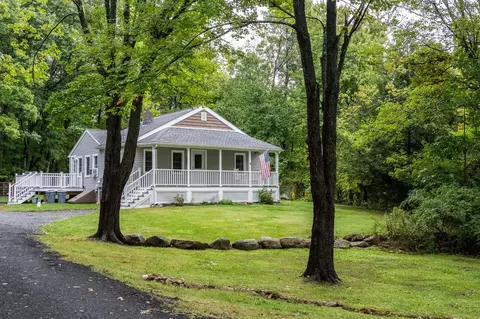 192 Vining Hill Rd, Southwick, MA 01077