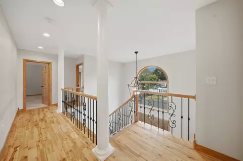 Entry Way - 9 Myopia Rd, Stoneham, MA 02180 photo 5 of 6