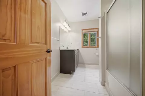 Bath - 9 Myopia Rd, Stoneham, MA 02180 photo 2 of 5