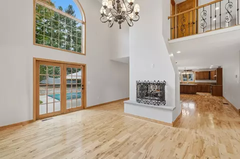 Living - 9 Myopia Rd, Stoneham, MA 02180 photo 2 of 5