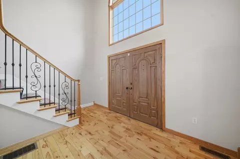 Entry Way - 9 Myopia Rd, Stoneham, MA 02180 photo 1 of 6