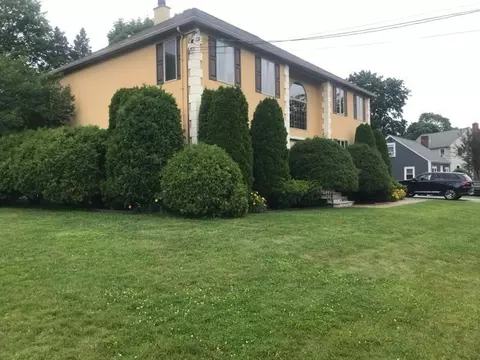 Exterior - 9 Myopia Rd, Stoneham, MA 02180 photo 2 of 11
