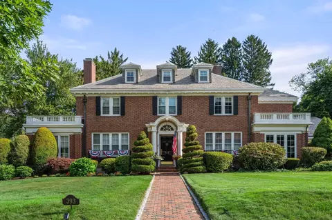 393 Commonwealth, Chestnut Hill, MA 02467