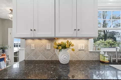 Kitchen - 43 Ruby Ave, Marblehead, MA 01945 photo 4 of 4