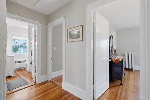 Entry Way - 43 Ruby Ave, Marblehead, MA 01945 photo 3 of 4