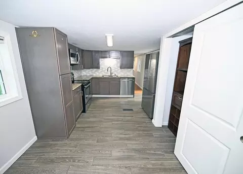 Kitchen - 5 Siesta Dr, Wareham, MA 02576 photo 3 of 3