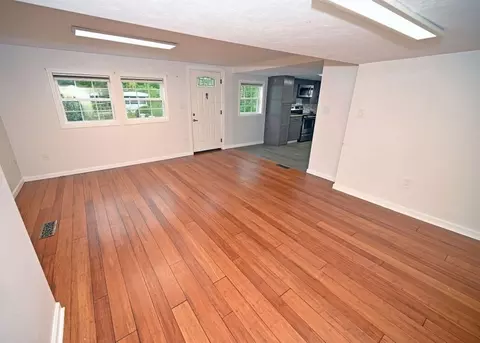 Living - 5 Siesta Dr, Wareham, MA 02576 photo 2 of 2
