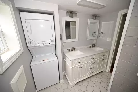 Bath - 5 Siesta Dr, Wareham, MA 02576 photo 3 of 3