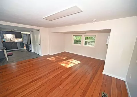 Living - 5 Siesta Dr, Wareham, MA 02576 photo 1 of 2