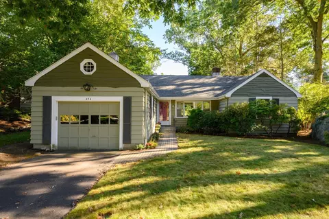 454 Eliot St, Milton, MA 02186