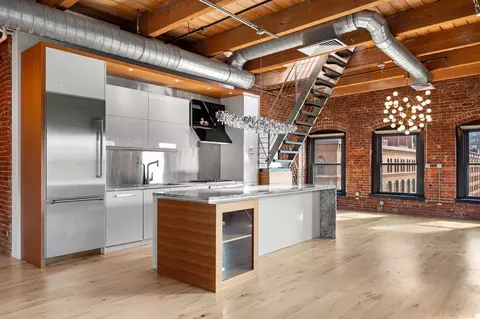 21 Wormwood St #623, Boston, MA 02210