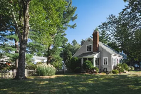Exterior - 7 Pilgrim Rd, Reading, MA 01867 photo 7 of 8