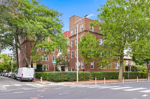 393 Broadway #8, Cambridge, MA 02139