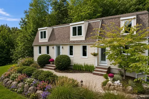 64 Pine Hill Rd, Southborough, MA 01772