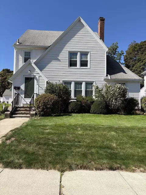 23 Keefe Ave, Holyoke, MA 01040