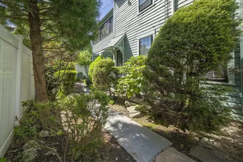 Exterior - 12 Crown St, Worcester, MA 01609 photo 6 of 8