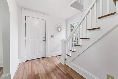 Entry Way - 73 Jasper St, Springfield, MA 01109 photo 2 of 4
