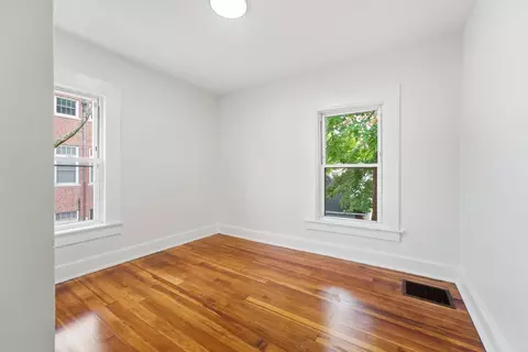 Bedroom - 73 Jasper St, Springfield, MA 01109 photo 3 of 10