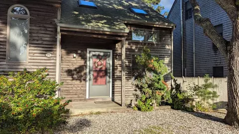 10 Seashore Park Dr #M, Provincetown, MA 02657
