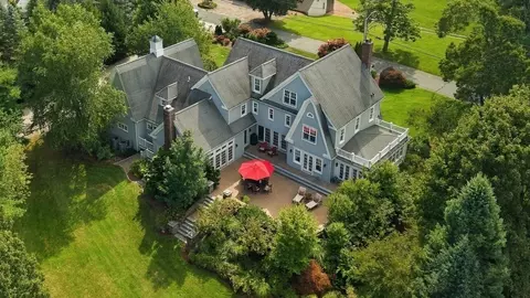180 Surplus St, Duxbury, MA 02332