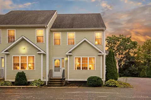 129 Scott St #4, Attleboro, MA 02703